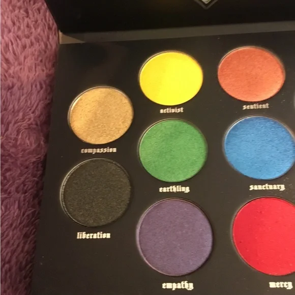 NWT Kat Von D (Vegan ) “LOVE “ Eyeshadow Palette - Picture 10 of 13